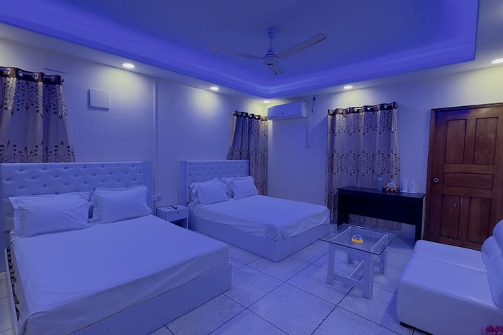 Room 6 of 17