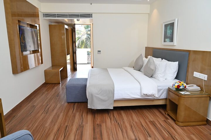Room 5 of 52