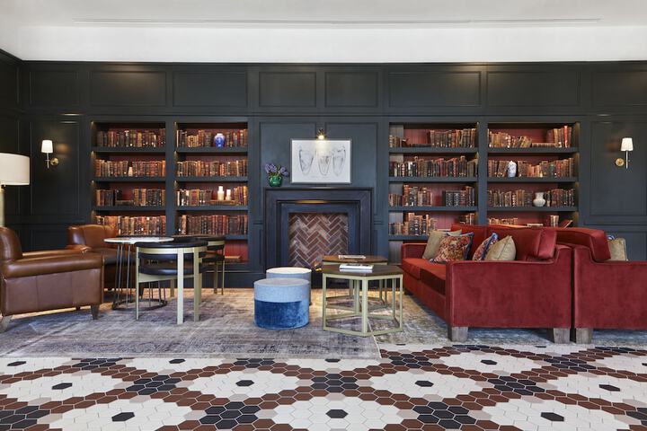 Entrance & Lobby