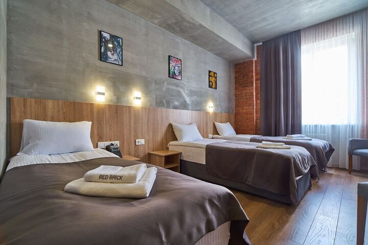 Room 2 of 33