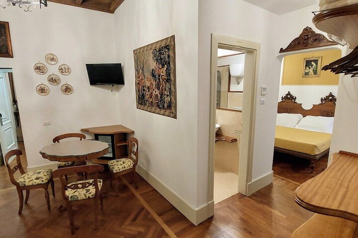 Room 23 of 43