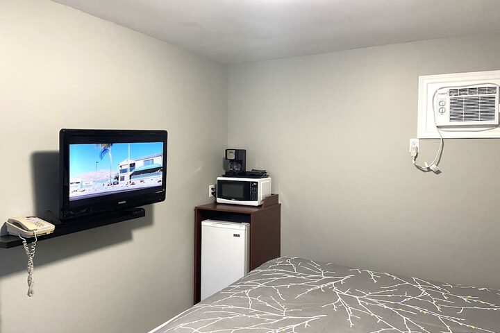 Room 9 of 118