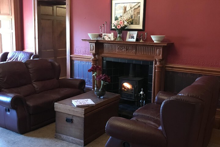 Lounge 48 of 62