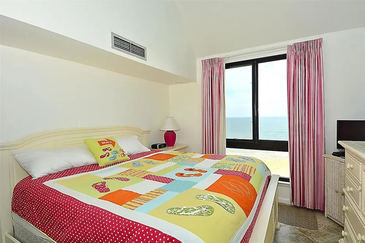Room 4 of 24