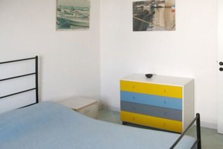 Room 5 of 17