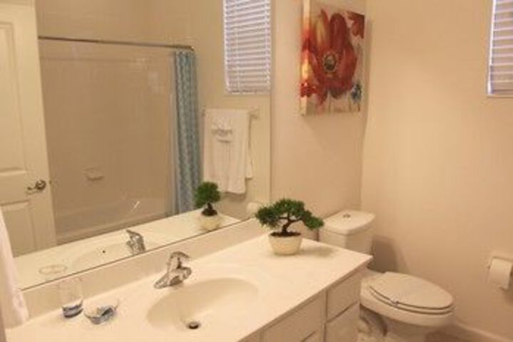 Room 4 of 18