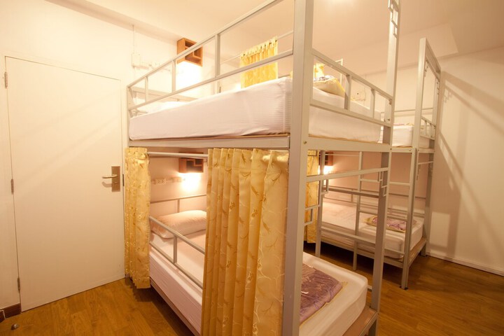 Room 13 of 65