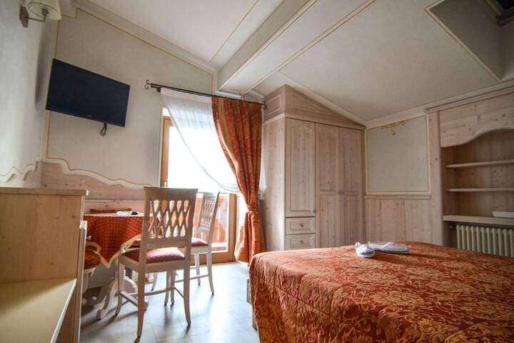 Room 24 of 63