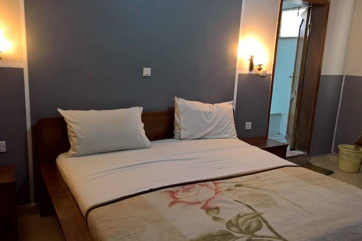 Room 32 of 67