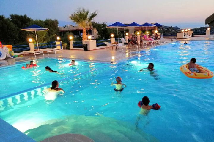 Hotel with Pool