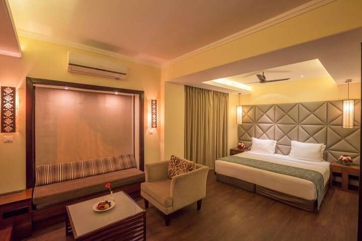 Room 4 of 38