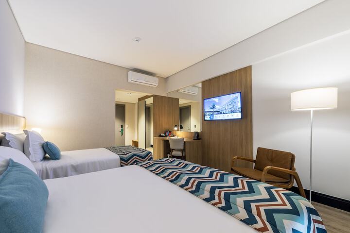 Room 4 of 51