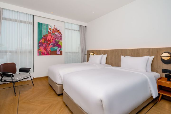 Room 93 of 180