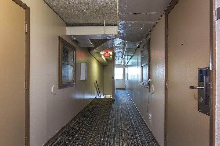 Ballroom/Hall 11 of 15