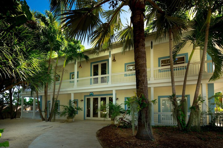 Hotel 165 of 178