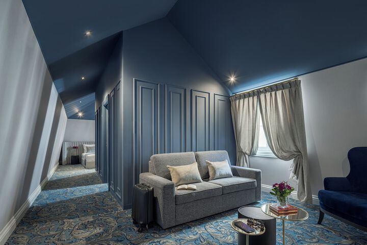 Room 4 of 64