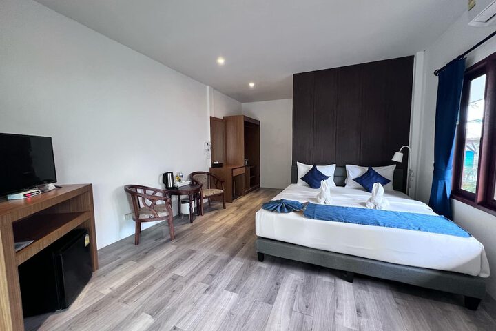 Room 27 of 293