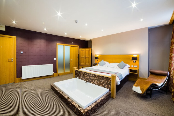 Room 12 of 48
