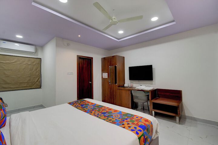 Room 17 of 34