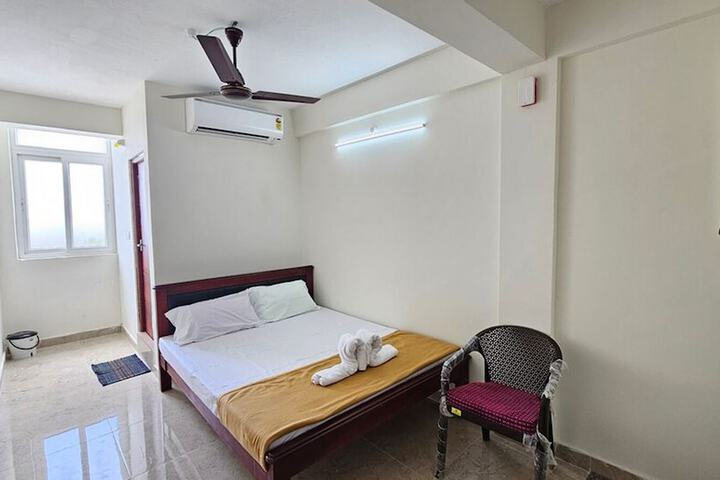 Room 7 of 13