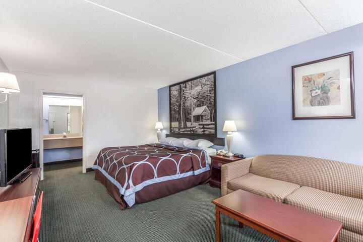 1 King Bed (6 of 9)