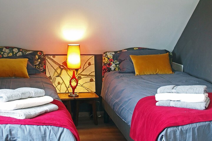 Room 8 of 116