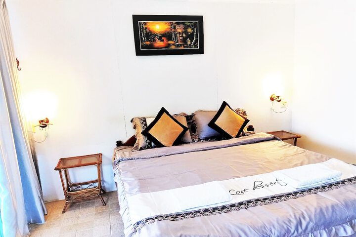 Room 4 of 18