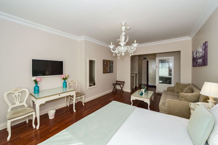 Room 4 of 48