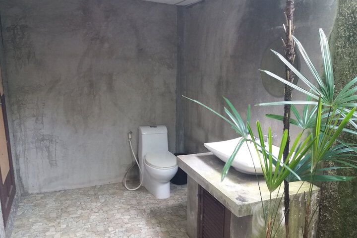 Room 14 of 33