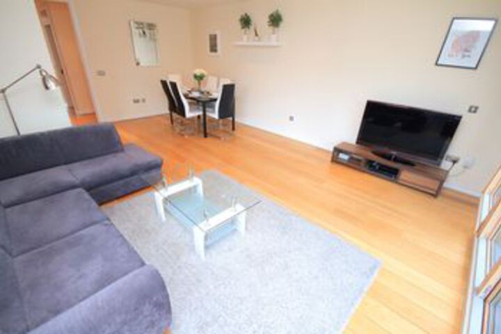 Image of Forbes Street Suite Sleeps 10