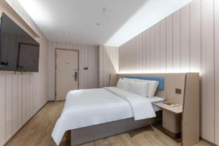 Room 7 of 7