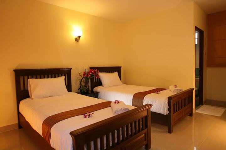 Room 6 of 19