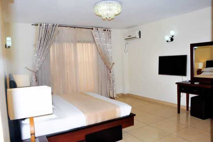 Room 22 of 130