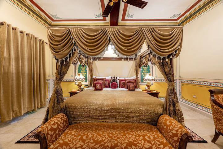 Room 5 of 90