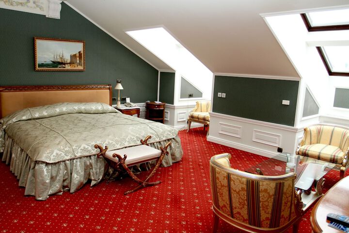 Room 38 of 137