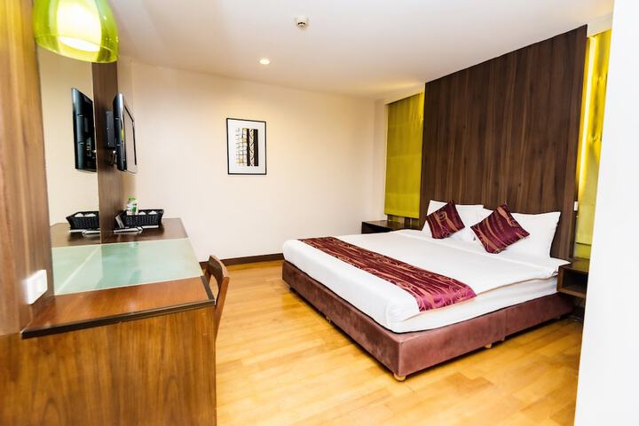 Room 5 of 34