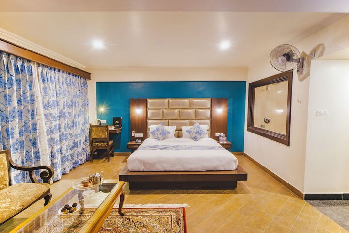 Room 6 of 44