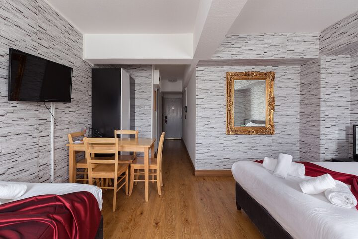 Room 44 of 113