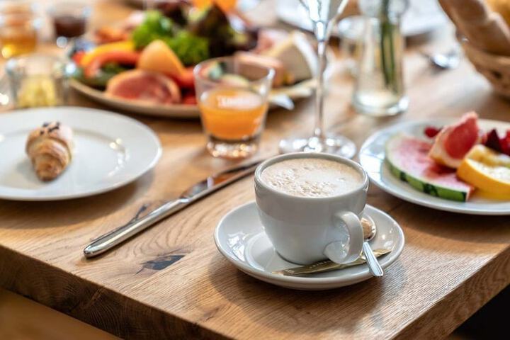 Breakfast/Coffee Service 10 of 17