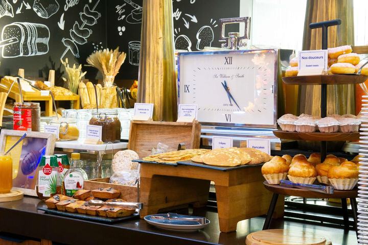 Breakfast/Coffee Service 73 of 136