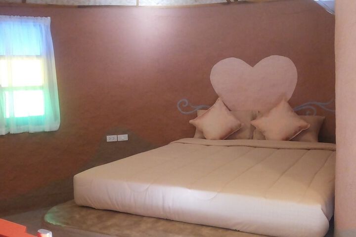 Room 2 of 27