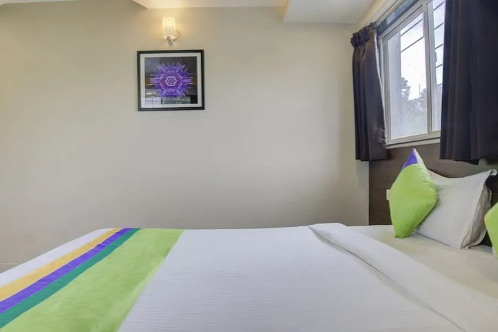 Room 3 of 29