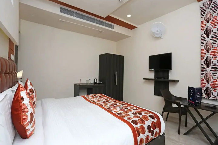 Room 7 of 15