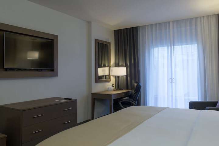 Room 9 of 57