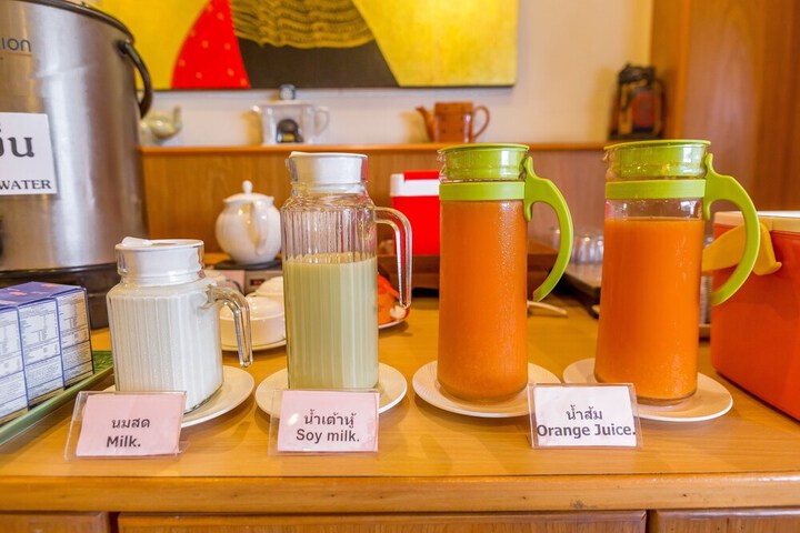 Breakfast/Coffee Service 31 of 53