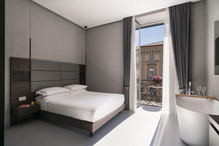 Room 32 of 55