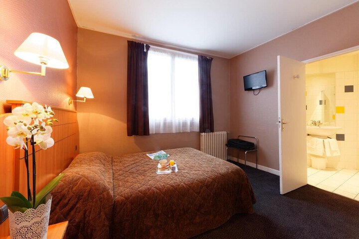 Room 17 of 50