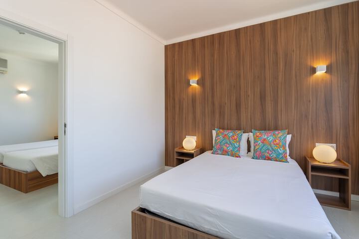 Room 11 of 36