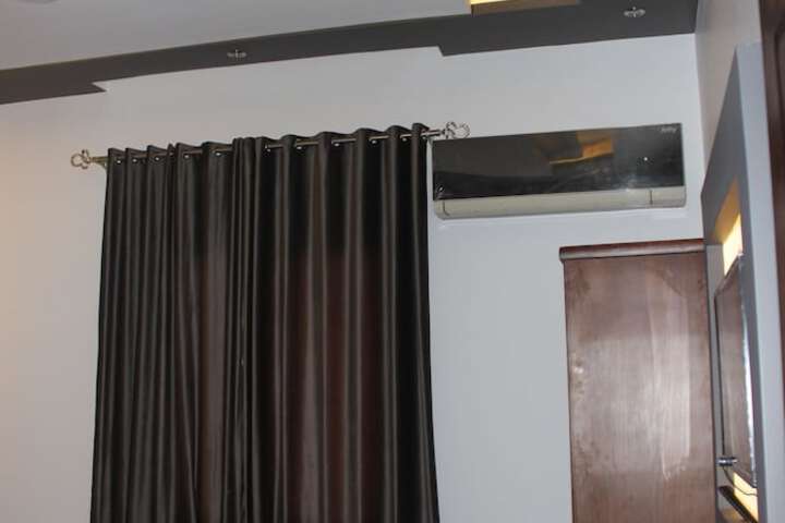 Room 19 of 37