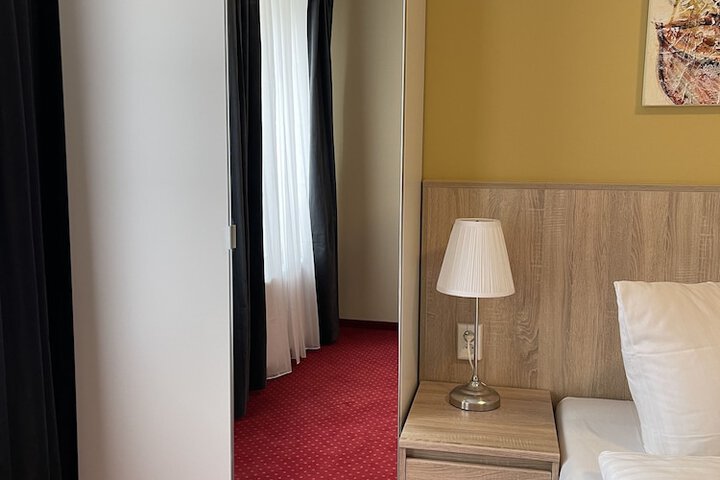 Room 55 of 99